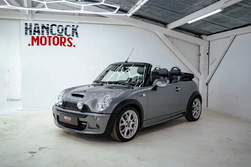 Mini Cooper S Cabriolet Gris — livré par Hancock Motors
